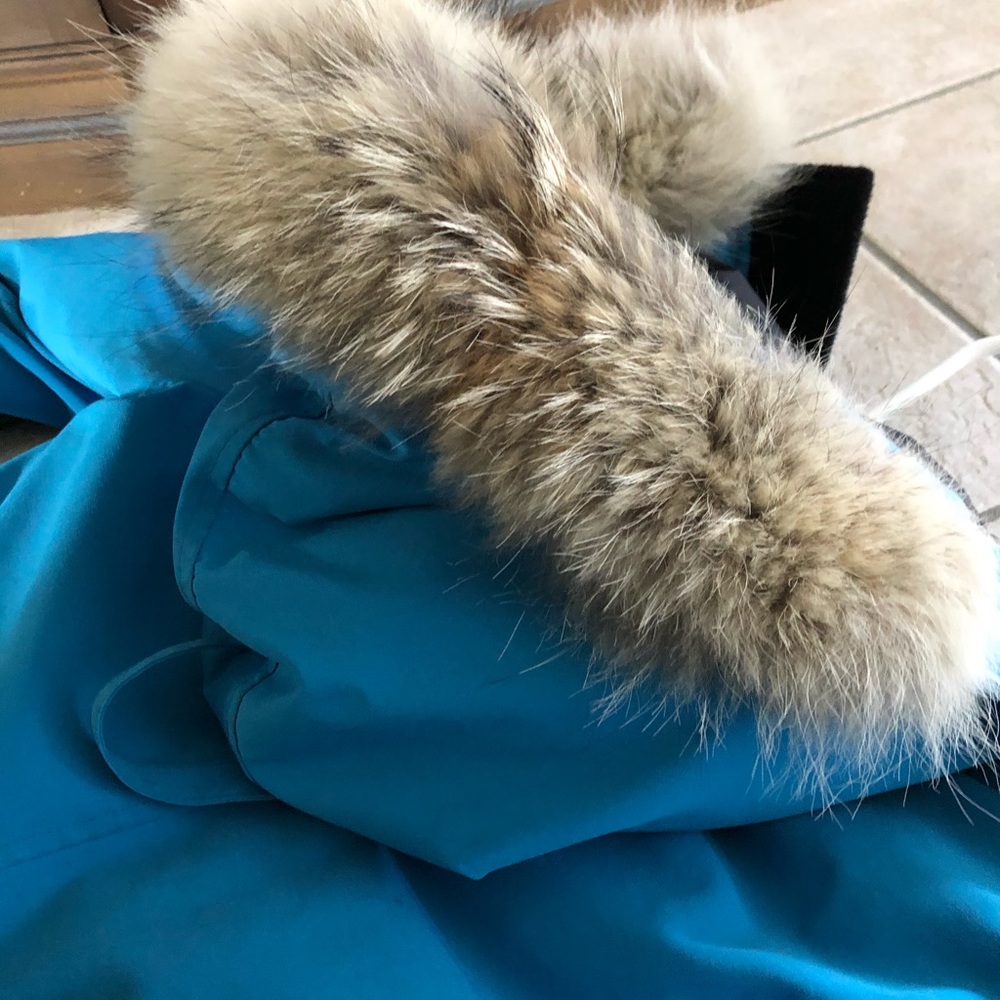 Authentic Canada Goose Montebello Parka - Picture 13 of 16